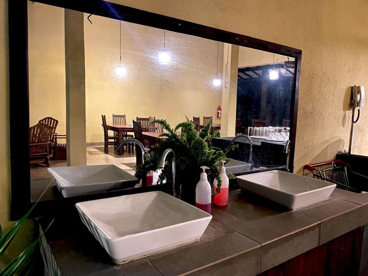 Athyantha Resort Anuradhapura Zewnętrze zdjęcie